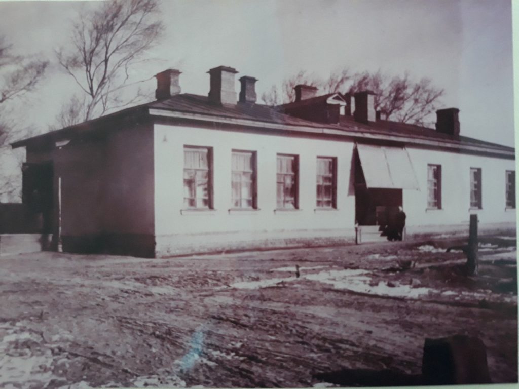 C:\Users\Пользователь\Desktop\тарих колледж фото\3R68W9OvXtw.jpg