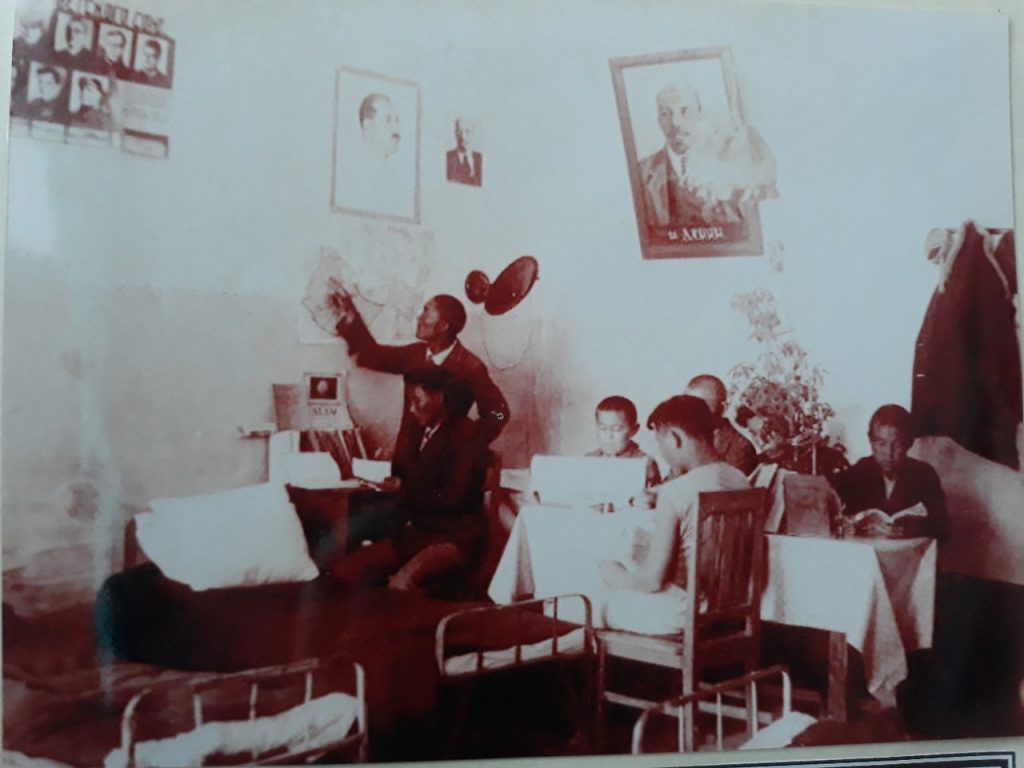 C:\Users\Пользователь\Desktop\тарих колледж фото\wmllkyV6UwQ.jpg