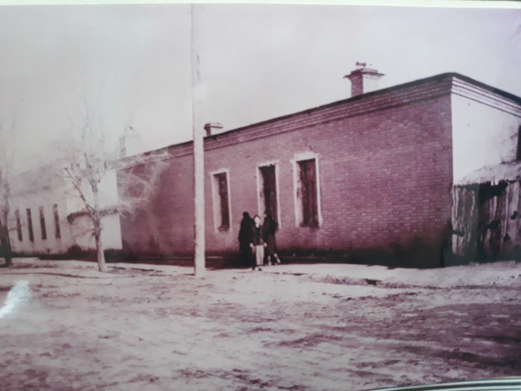 C:\Users\Пользователь\Desktop\тарих колледж фото\zZBwxxRHfw0.jpg