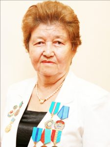 D:\суреттер\МУГАЛИМДЕР ФОТО\Новая папка\Кузденова Р А Еңбек Қызыл ту, құрмет ордендерінің, ҚР Денсаулық сақтау ісінің үздік белгісінің иегері.JPG