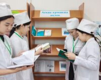 Колледжінің оқу залында қазақтың ұлы ақыны, Қазақстан Мемлекеттік сыйлығының лауреаты Мұқағали Мақатаевтың 93 жылдығына орай «Асқақ арманды ақын» атты кітап көрмесін ұйымдастырылды.