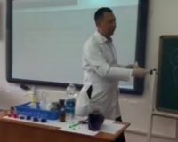 Колледжіміздің химия пәнінің оқытушысы Мамадосов Дастан.